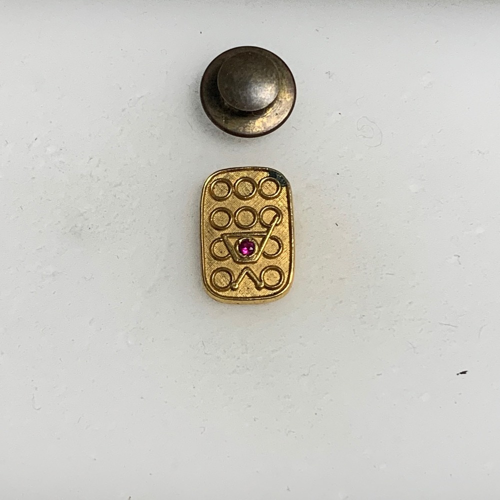 Vintage Gold Tone Rectangular Lapel Pin Red Rhinestone Geometric Design 4485